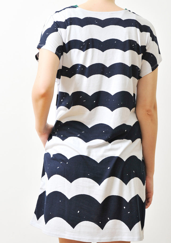 A Line Short Sleeve One-Piece (Wave)