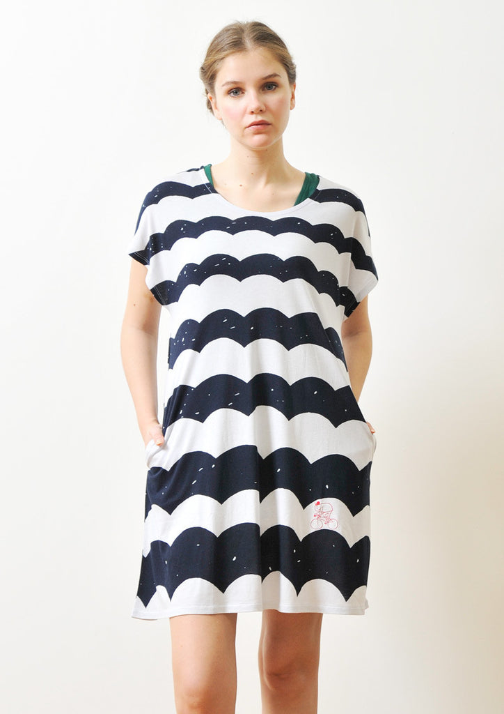A Line Short Sleeve One-Piece (Wave)